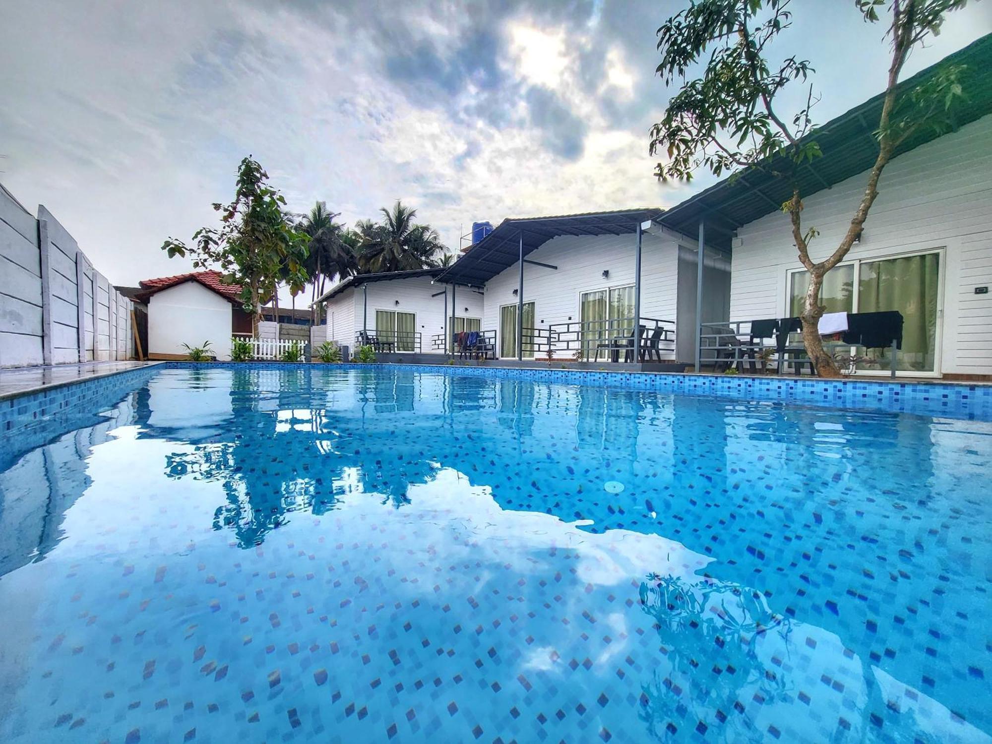 Rashiva Resort 阿姆波尔 外观 照片